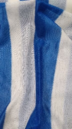 Azul y blanco